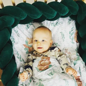 Welurowy ochraniacz do łóżeczka warkocz VELVET