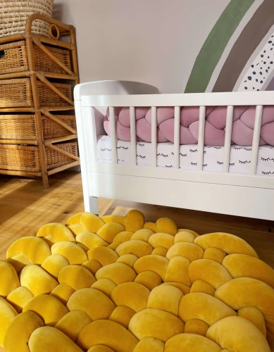 Welurowa mata do zabawy Supeł-Warkocz 55x55 cm