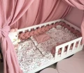 ochraniacz warkocz do łóżeczka brudny różowy.jpg