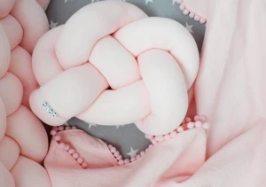 Mała poduszka Supeł Mini do pokoju dziecka