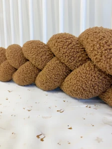 Warkocz do łóżeczka boucle baranek