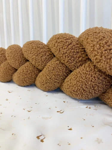 Warkocz do łóżeczka boucle baranek