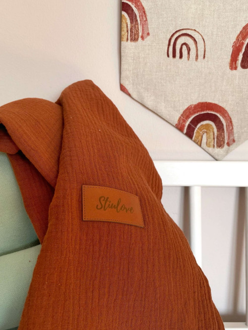 Koc muślinowy otulacz - karmelowy